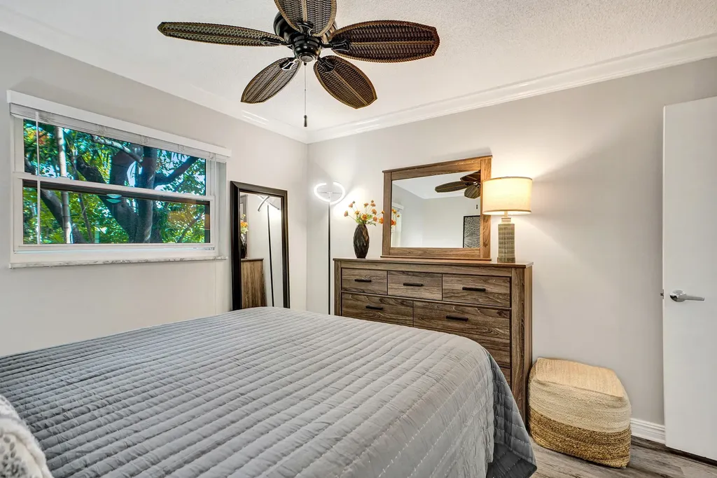 1125 NE 16th Place Fort Lauderdale FL 33305