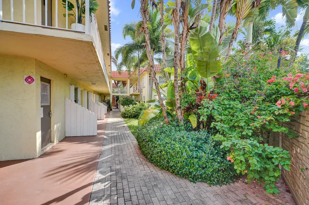 1125 NE 16th Place Fort Lauderdale FL 33305