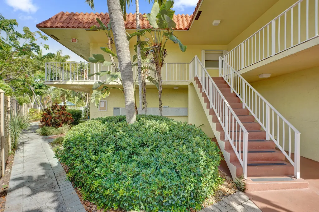1125 NE 16th Place Fort Lauderdale FL 33305