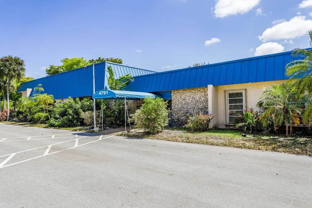 1601 NW 48th Place Deerfield Beach FL 33064