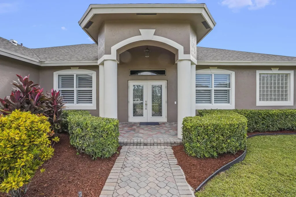 15705 Meadow Wood Drive Wellington FL 33414