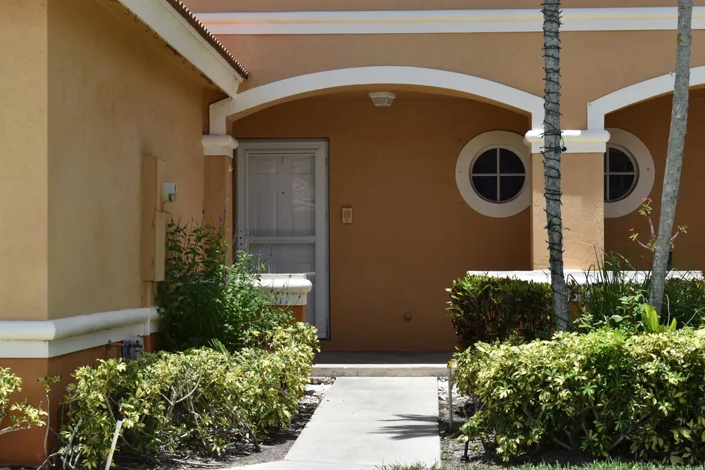 6097 United Street West Palm Beach FL 33411