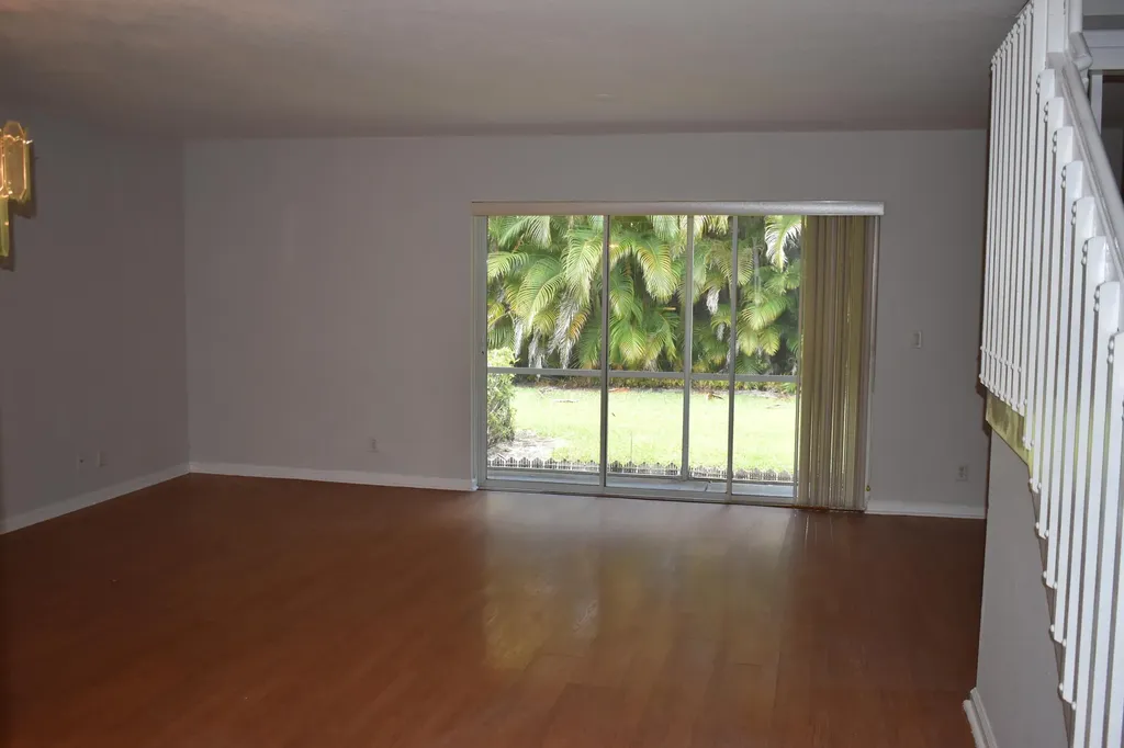 6097 United Street West Palm Beach FL 33411