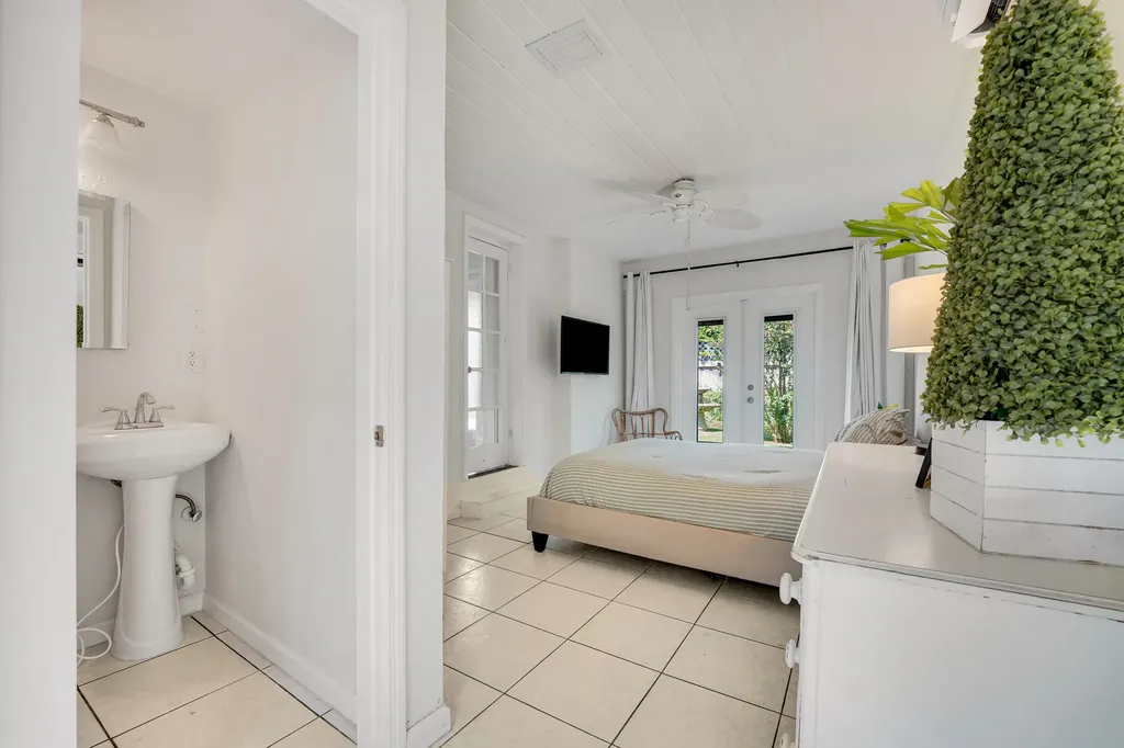 1236 NE 13th Avenue Fort Lauderdale FL 33304