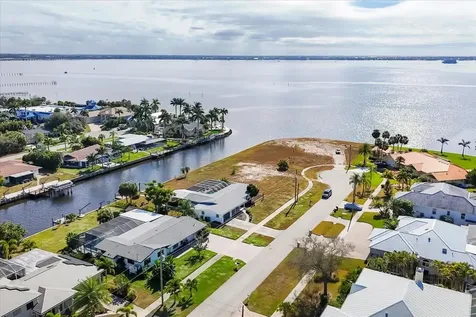 4430 Gardner Port Charlotte FL 33952