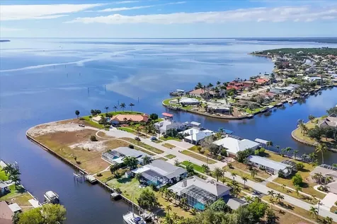 4430 Gardner Port Charlotte FL 33952