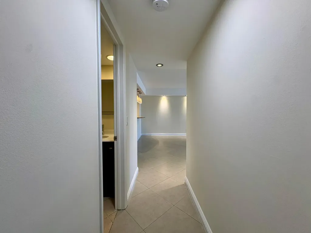 5700 NW 2nd Boca Raton FL 33487