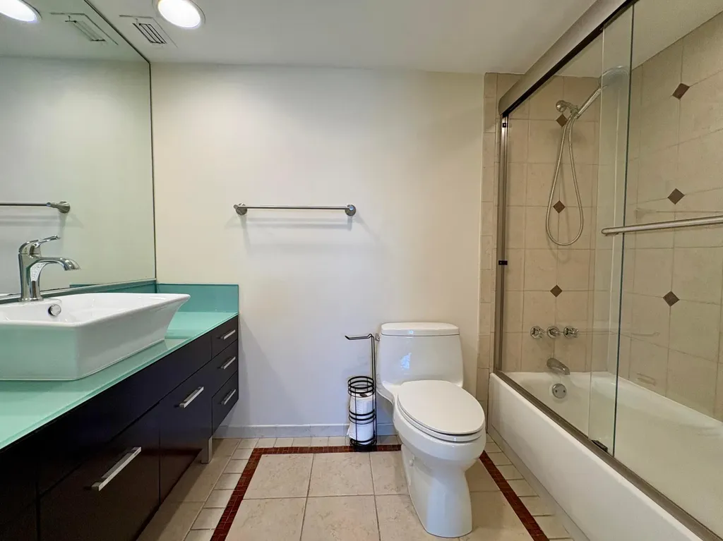 5700 NW 2nd Boca Raton FL 33487