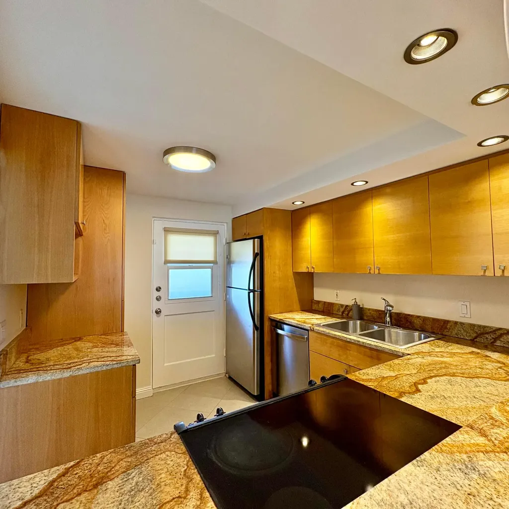 5700 NW 2nd Boca Raton FL 33487