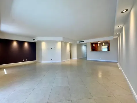 5700 NW 2nd Boca Raton FL 33487