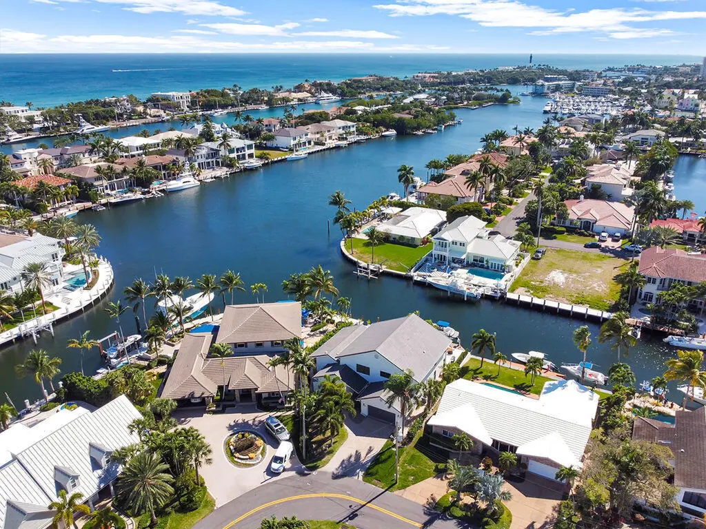 2888 NE 33rd Street Lighthouse Point FL 33064