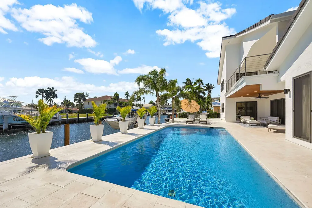 2888 NE 33rd Street Lighthouse Point FL 33064