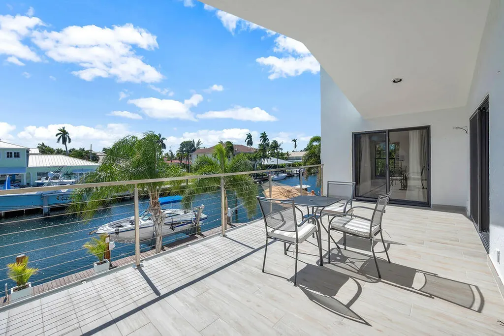 2888 NE 33rd Street Lighthouse Point FL 33064
