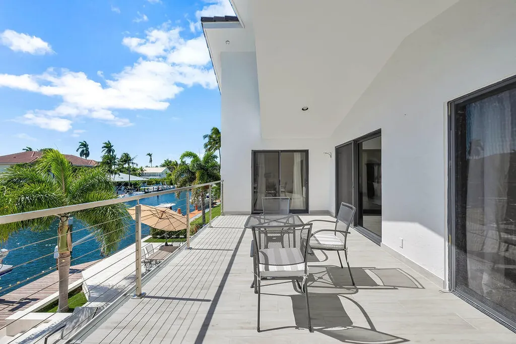 2888 NE 33rd Street Lighthouse Point FL 33064