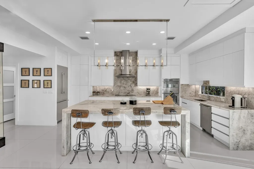 2888 NE 33rd Street Lighthouse Point FL 33064