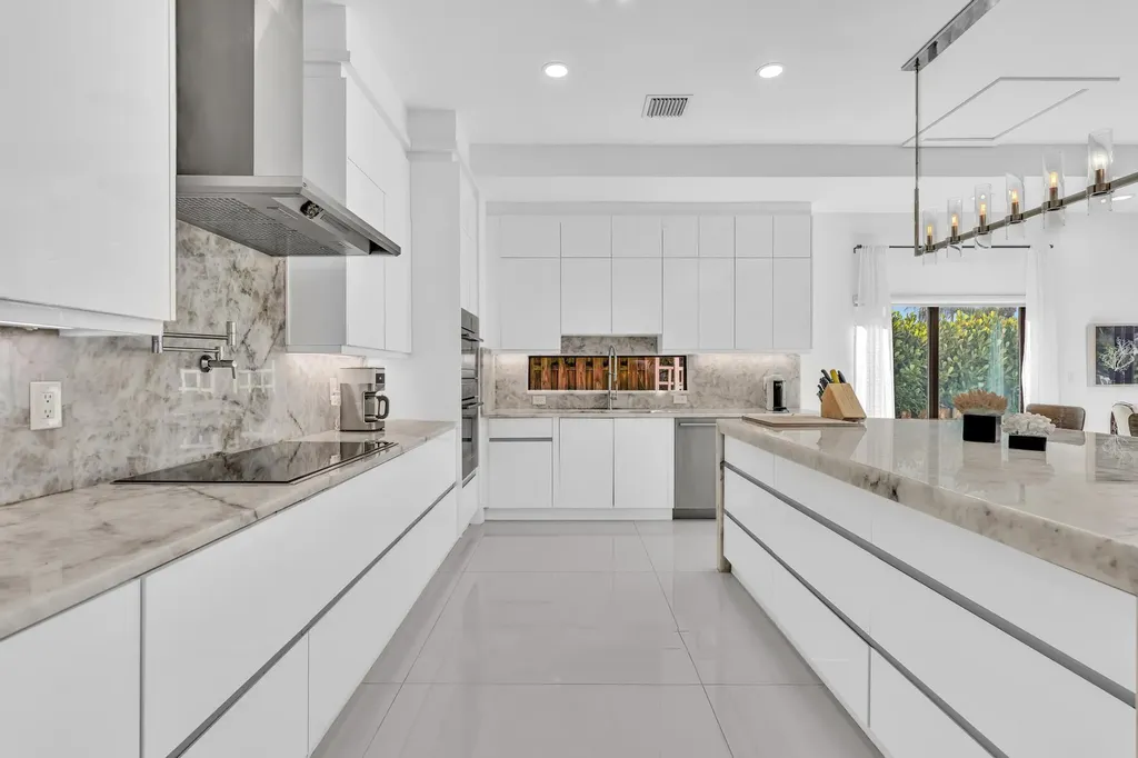 2888 NE 33rd Street Lighthouse Point FL 33064