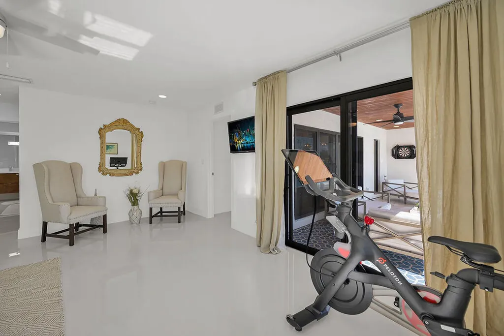 2888 NE 33rd Street Lighthouse Point FL 33064