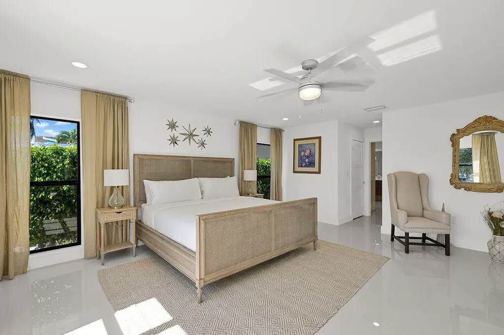 2888 NE 33rd Street Lighthouse Point FL 33064