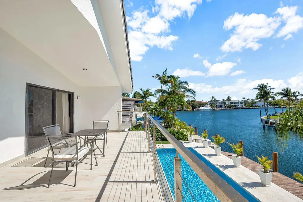 2888 NE 33rd Street Lighthouse Point FL 33064