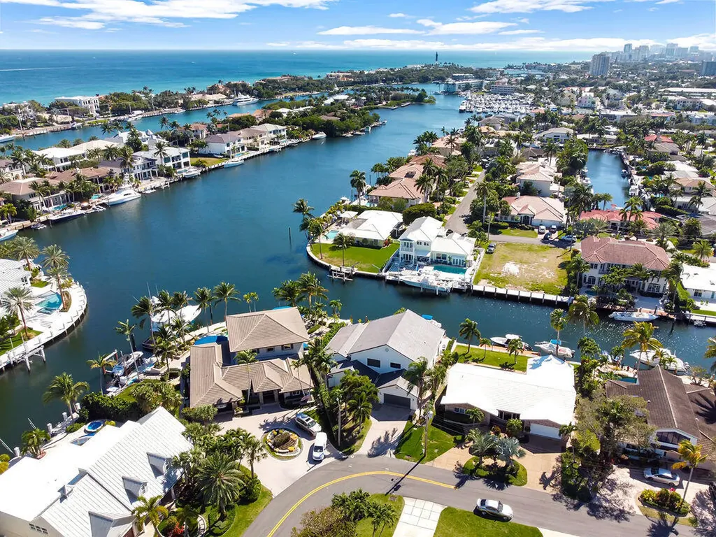 2888 NE 33rd Street Lighthouse Point FL 33064