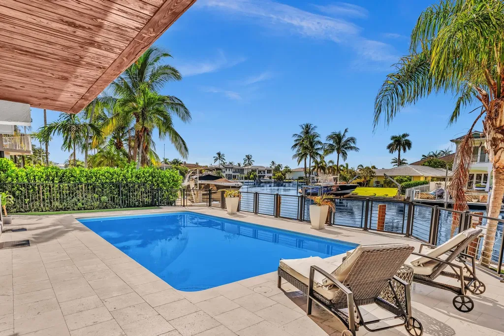 2888 NE 33rd Street Lighthouse Point FL 33064
