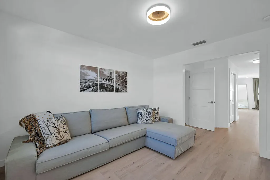 2888 NE 33rd Street Lighthouse Point FL 33064
