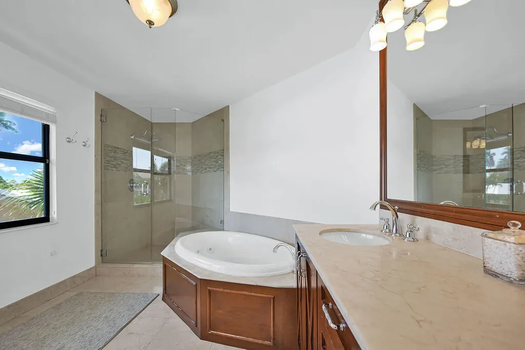 2888 NE 33rd Street Lighthouse Point FL 33064