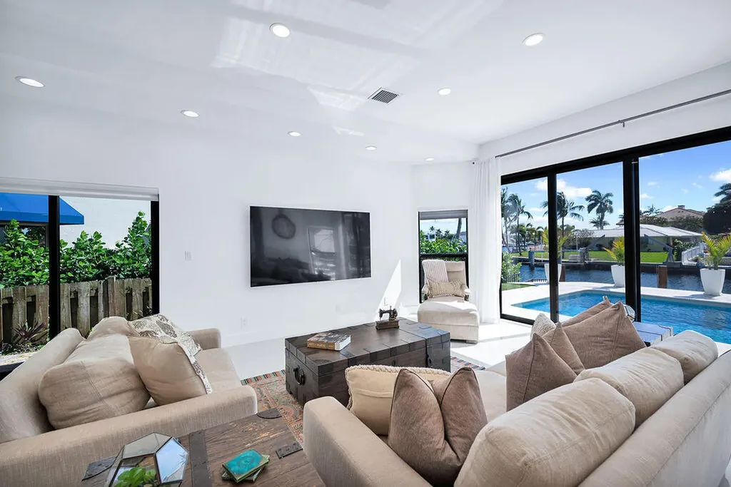 2888 NE 33rd Street Lighthouse Point FL 33064