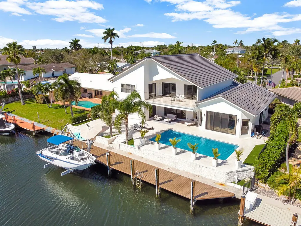 2888 NE 33rd Street Lighthouse Point FL 33064