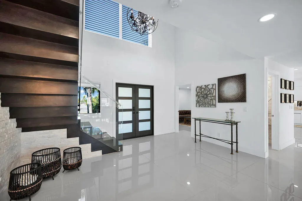 2888 NE 33rd Street Lighthouse Point FL 33064