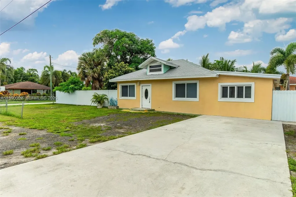 521 S Florida Mango Road West Palm Beach FL 33406
