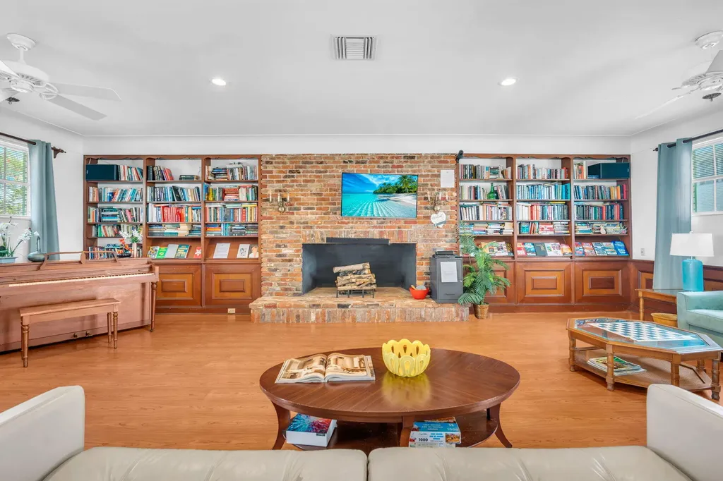1851 NE 62nd Street Fort Lauderdale FL 33308