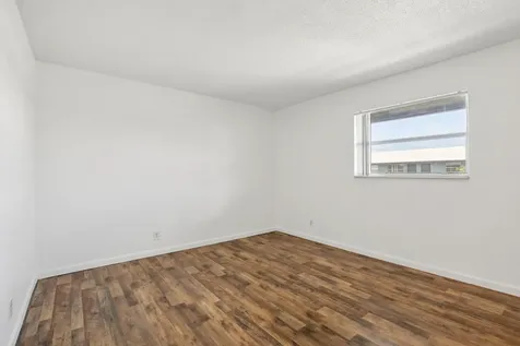 210 NE 38th Oakland Park FL 33334