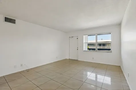 210 NE 38th Oakland Park FL 33334