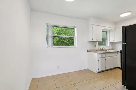 210 NE 38th Oakland Park FL 33334