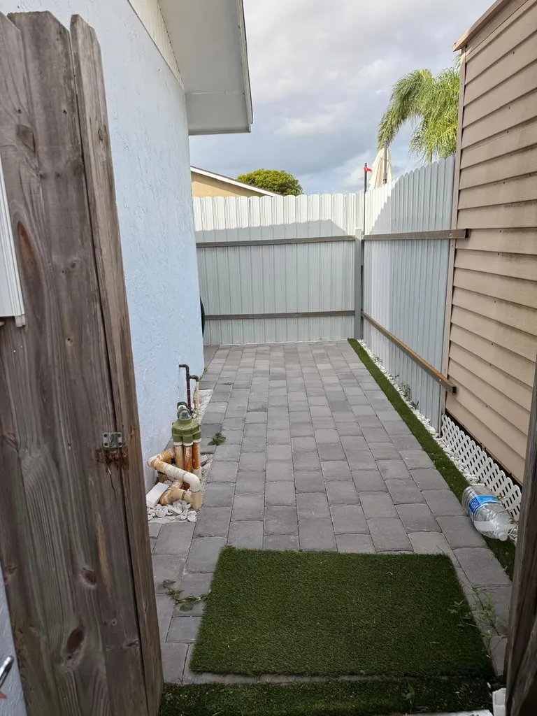 6817 Florida Drive Lake Worth FL 33462
