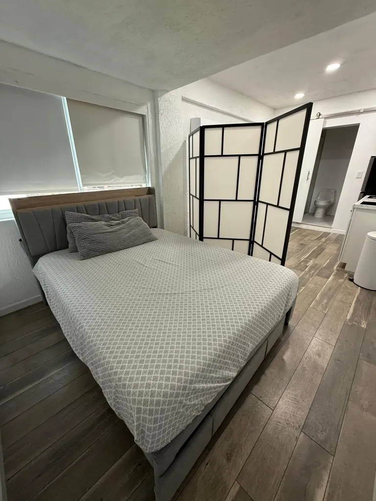 3111 N 66th Hollywood FL 33024