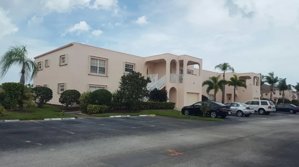 2082 SE Wild Meadow Circle Port St Lucie FL 34952