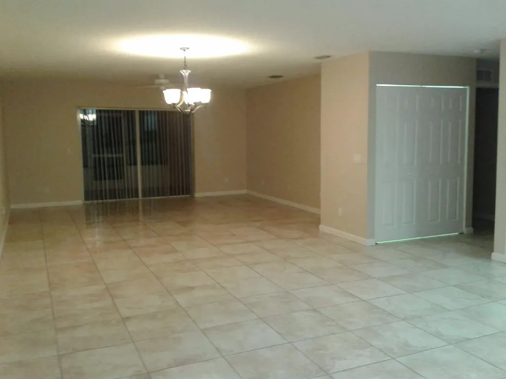2082 SE Wild Meadow Circle Port St Lucie FL 34952