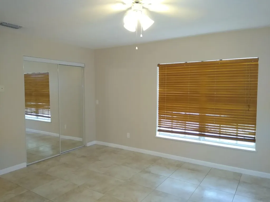 2082 SE Wild Meadow Circle Port St Lucie FL 34952