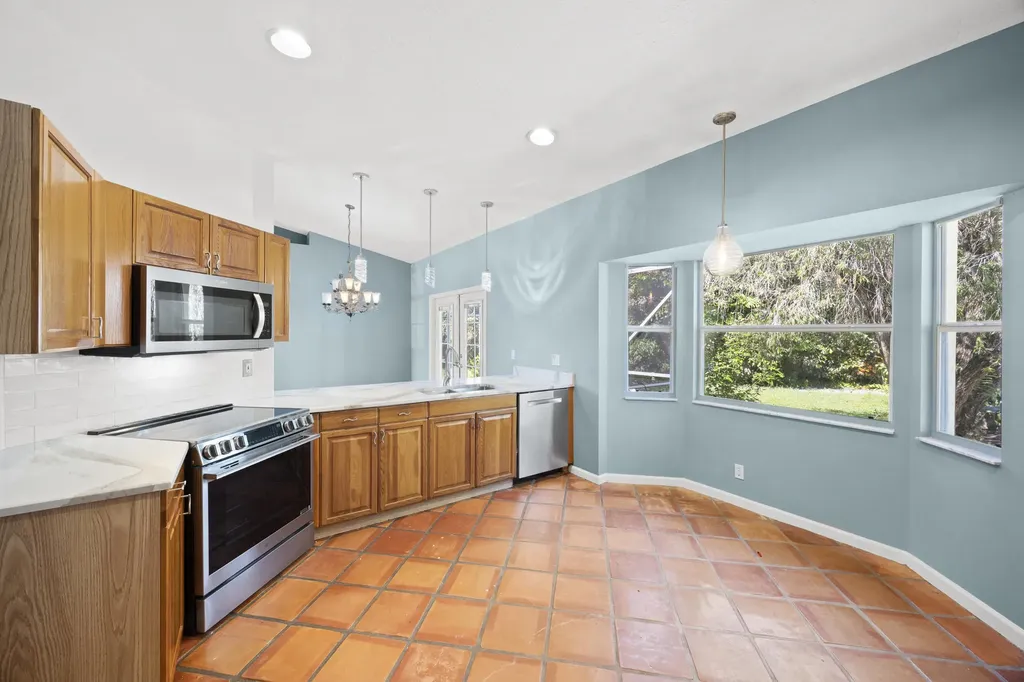 105 Monterey Way Royal Palm Beach FL 33411