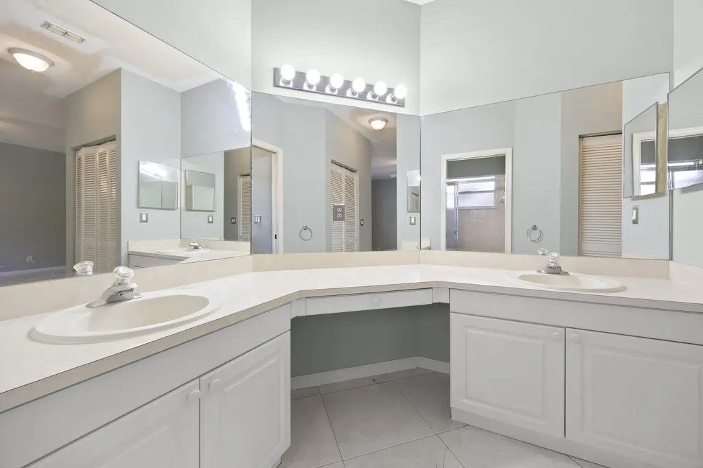 105 Monterey Way Royal Palm Beach FL 33411