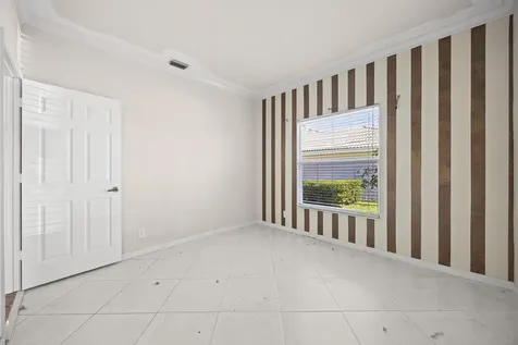 105 Monterey Way Royal Palm Beach FL 33411