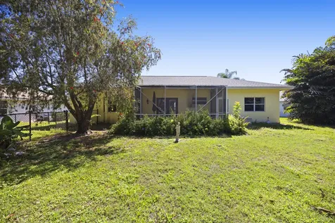 105 Monterey Way Royal Palm Beach FL 33411