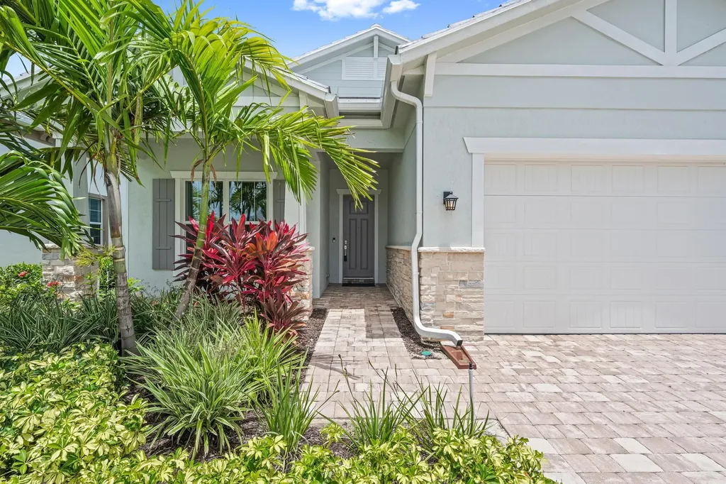 10546 Northbrook Circle Palm Beach Gardens FL 33412