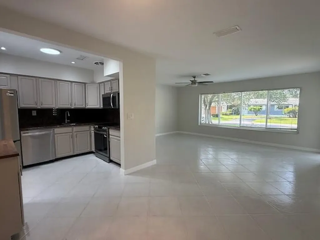 1575 NE 47th Street Oakland Park FL 33334