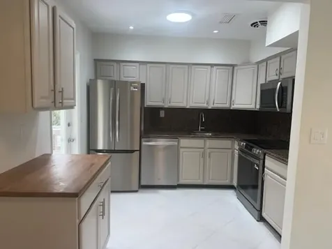 1575 NE 47th Street Oakland Park FL 33334