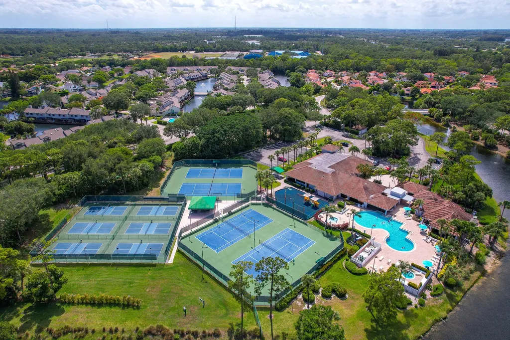2211 Soundings Court Greenacres FL 33413
