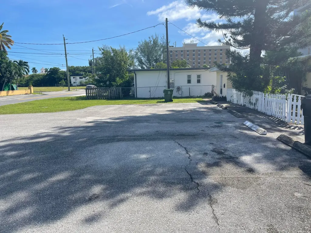224 SE 9th Court Hallandale Beach FL 33009