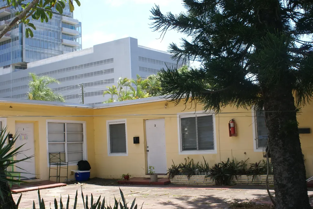 224 SE 9th Court Hallandale Beach FL 33009